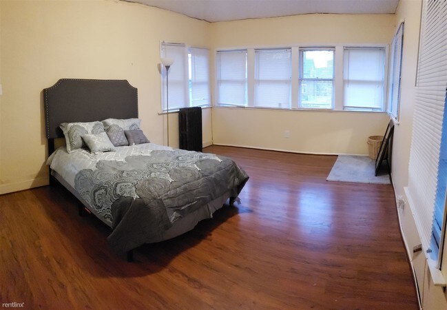 Building Photo - 4 br, 1.5 bath House - 1139 Atkinson St