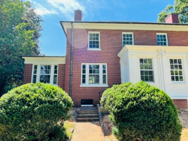 Building Photo - 502 N Thomas Rd