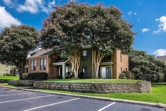 Building Photo - 13031 Pk Xing Dr