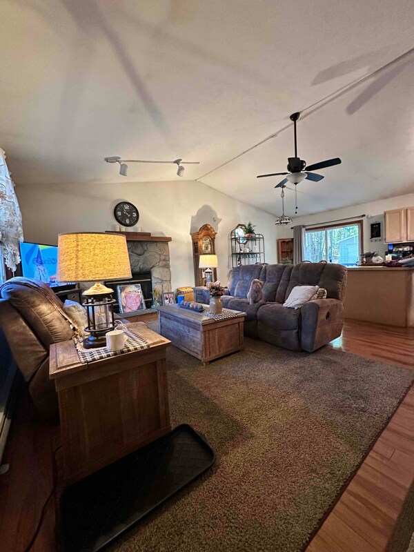 Foto del edificio - 616 Stony Mountain Rd
