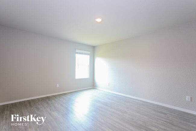 Building Photo - 1915 Morse Way