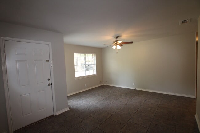 Building Photo - Lease Takeover Opportunity Available! 3 be...