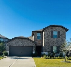 Building Photo - 5615 Cedar Cres Ct