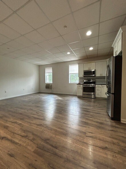 Foto del edificio - 61 Kansas St