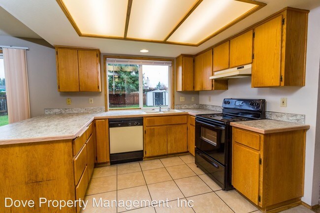 Building Photo - 3 br, 2.5 bath House - 1912 NE 84th Way