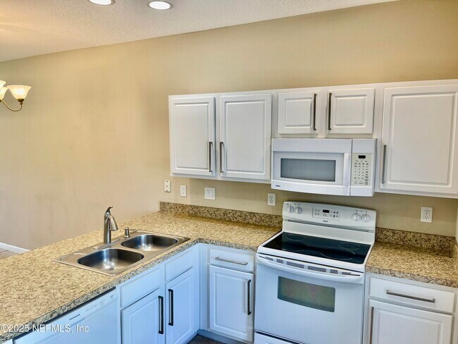 Foto del edificio - 486 Cabernet Pl