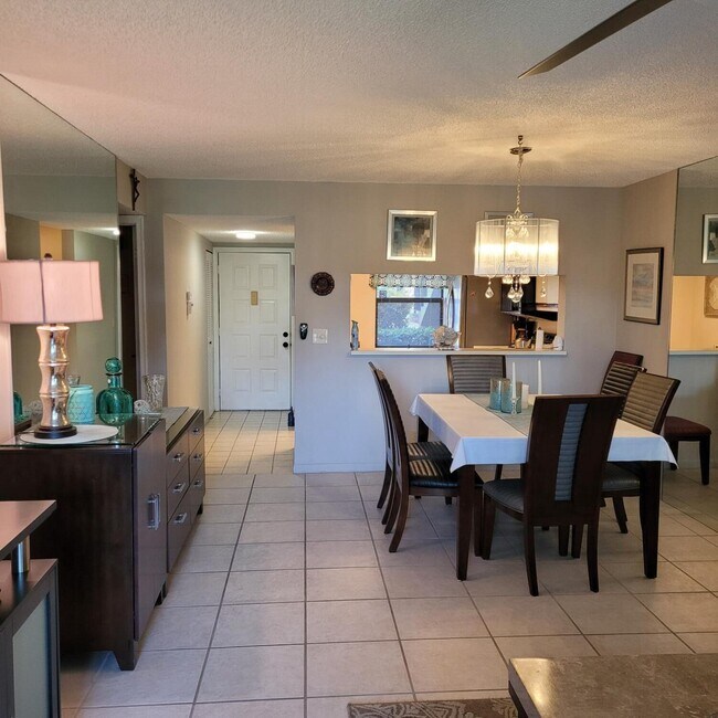 Foto del edificio - 4626 Lucerne Lakes Blvd E