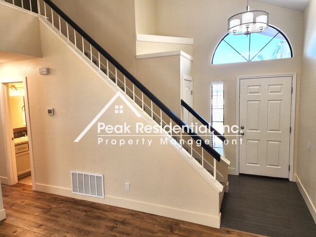 Building Photo - Upgraded, Nice 3 bedroom 2.5 bathroom home...