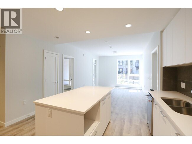 Building Photo - 615 Cottonwood Ave