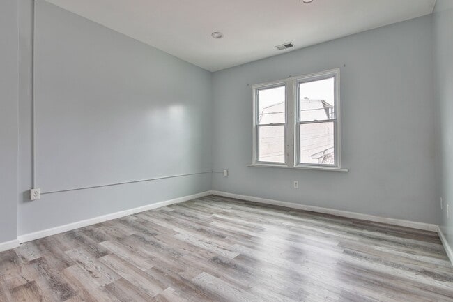 Building Photo - 41 N 11th St