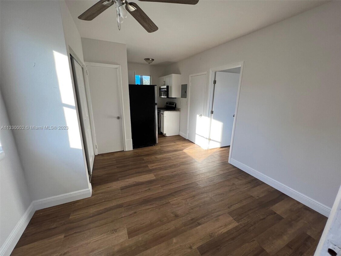 791 E 22nd St Unit rear, Hialeah, FL 33013 Room for Rent in Hialeah