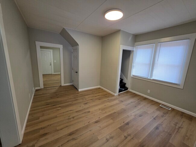 Foto del edificio - Beautiful 3 bed, 2 FULL bath House FOR RENT