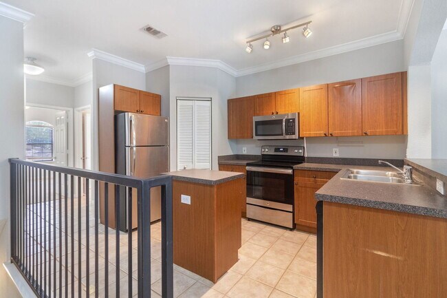 Building Photo - 2152 Portofino Pl