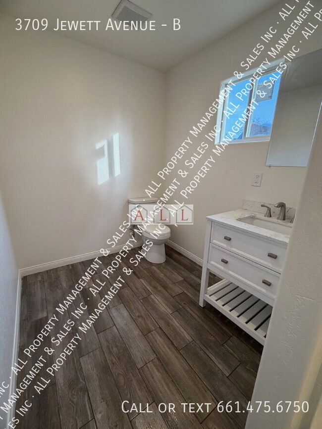 Building Photo - 3709 Jewett Ave