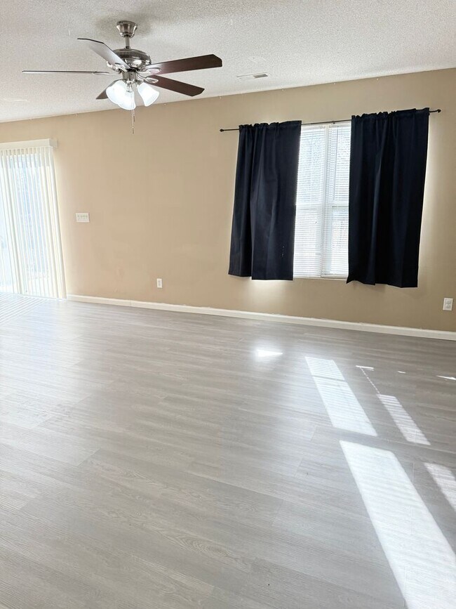 Foto del edificio - Great Townhome!