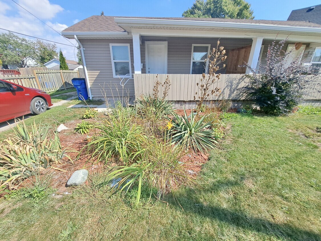 Primary Photo - 17 Oak St