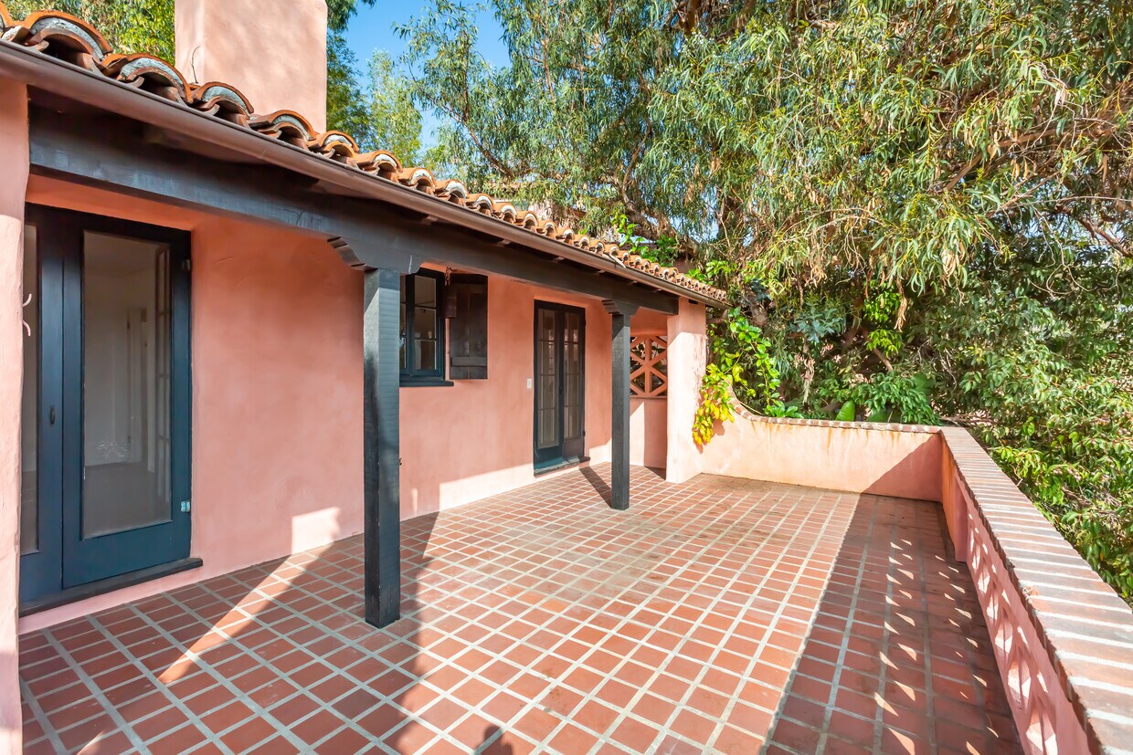 1903 N Orchid Ave Unit 6907 1/2, Los Angeles, CA 90068 Apartment for