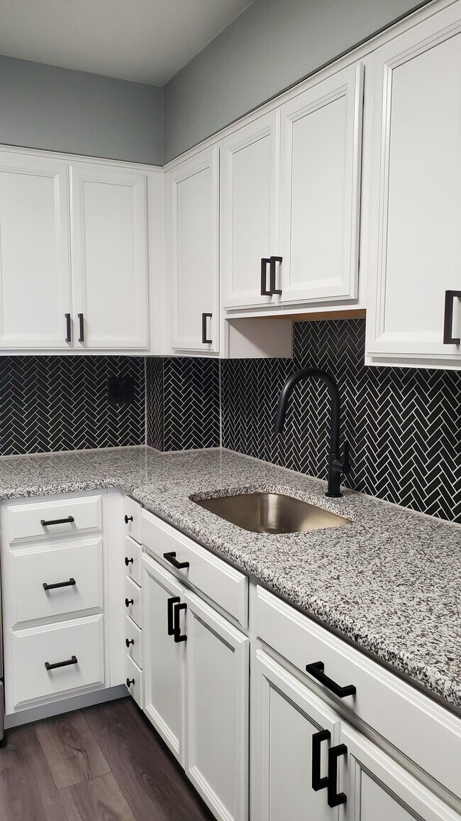 Kitchen Sink - 10117 108th St