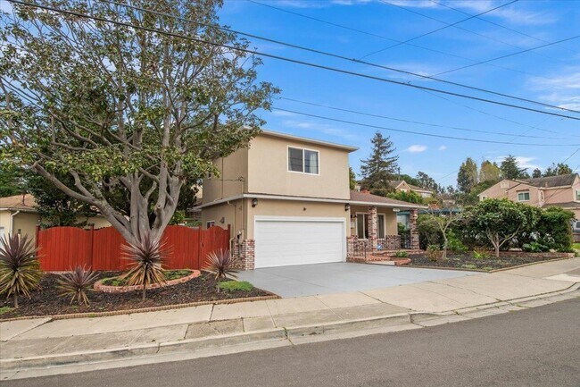 Foto del edificio - 18500 Crest Ave