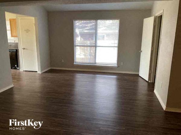 Foto del edificio - 7312 Meadows Dr N