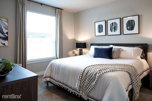 Foto principal - 24002 Colonial Pkwy