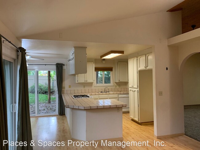 Building Photo - 3 br, 2 bath House - 771 Fuller Court