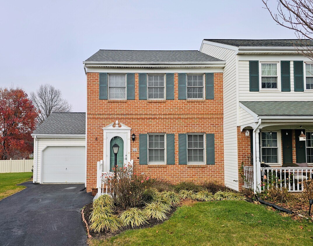 Foto principal - 88 Robinhill Dr