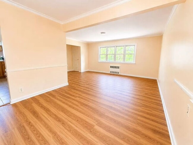Foto del edificio - 343 E 1st St