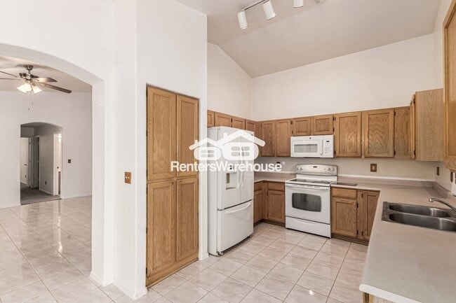 Foto del edificio - 8622 W Davis Rd