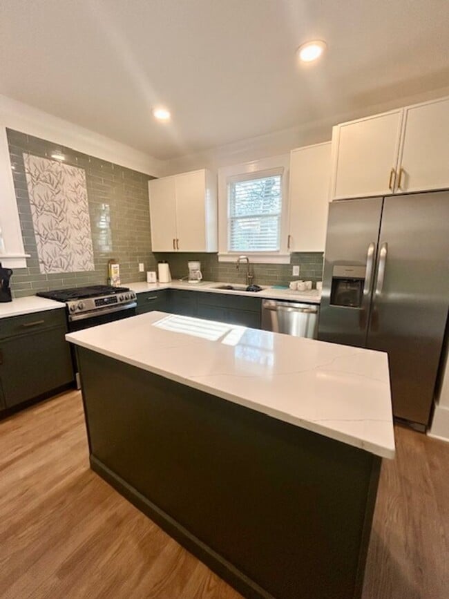 Foto del edificio - REMODELED! DOWNTOWN  LIVING - AVAILABLE FURNISHED OR UNFURNISHED