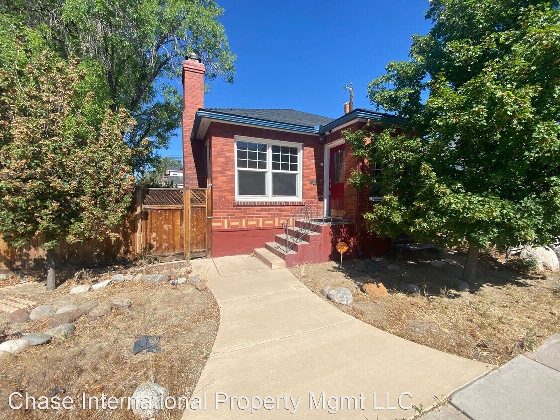 Foto principal - 3 br, 2 bath House - 1025 Locust Street