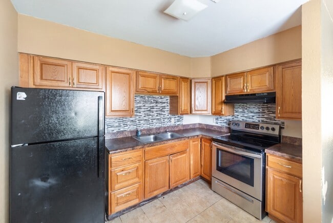 Building Photo - 3737 E 27th Pl