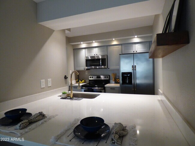 Foto del edificio - 7625 Camelback Rd