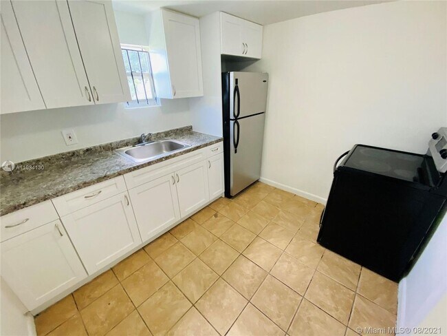 Foto del edificio - Beautifully renovated 3bed/1bath house clo...