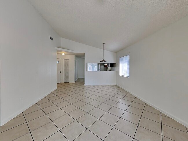 Building Photo - 3128 Ginger Cir