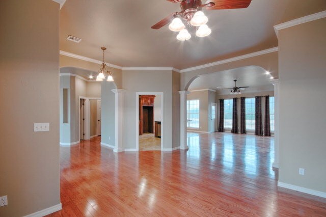 Building Photo - 817 Cypress Dr