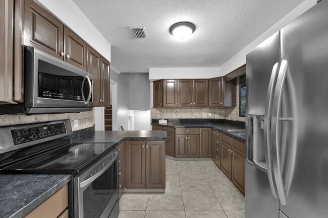 Foto del edificio - 20 Dogwood Ln