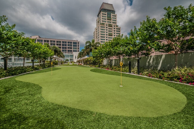 Building Photo - Luxury 2BR Signature Place Condo in Downto...