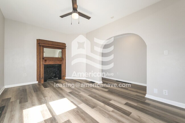Foto del edificio - 806 Cowan Ave