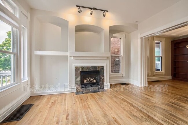 Building Photo - 2534 Franklin St