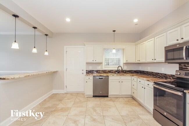 Building Photo - 7879 Smith Pond Dr