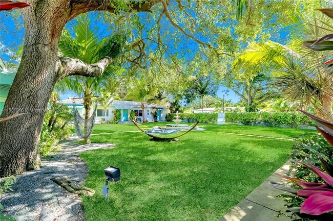 Building Photo - 8862 NE 2nd Ave