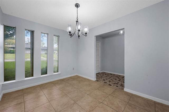 Foto del edificio - 1005 Pine Tree Ln