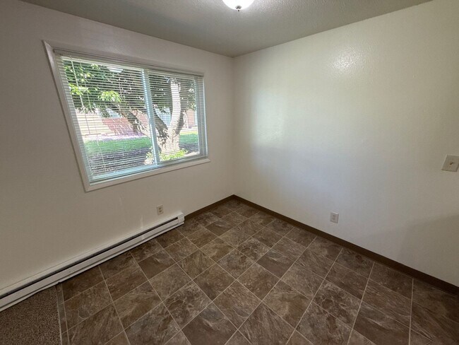 Building Photo - 3807 Iberis St NE