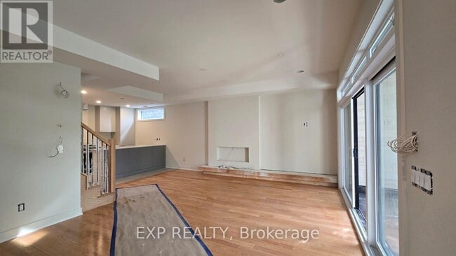 Building Photo - 514 Roosevelt Ave