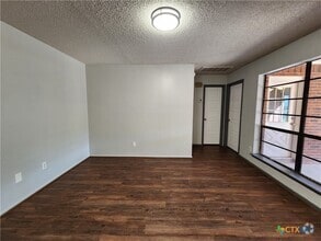 Building Photo - 1330 Summerwood Dr