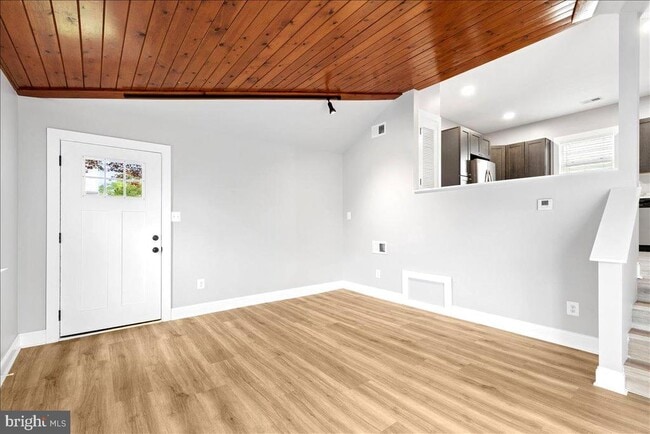 Building Photo - 1621 Bentley Rd