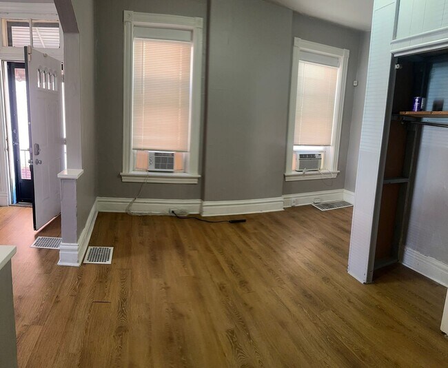 Foto del edificio - 3222 N Dakota St