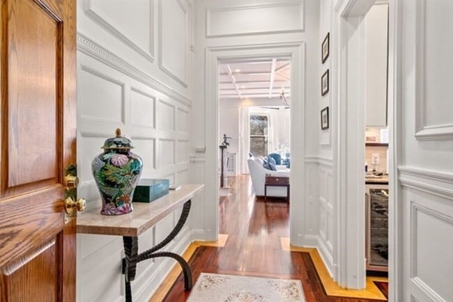 Building Photo - Back Bay Commonwealth Avenue 2 BR 2.5 BA w...