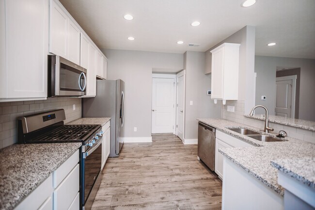 Foto del edificio - 8291 Glacier Ridge Dr